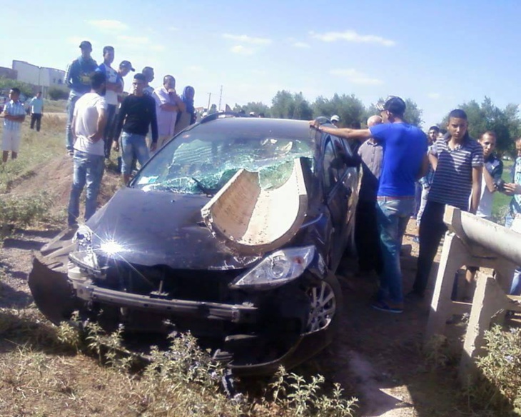 بالصور: حادثة سير خطيرة على الطريق الرابط بين سوق السبت والفقيه بن صالح والسائق ينجو بأعجوبة من موت محقق بالصور: حادثة سير خطيرة على الطريق الرابط بين سوق السبت والفقيه بن صالح والسائق ينجو بأعجوبة من موت محقق