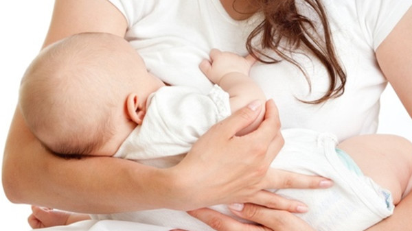 دراسة: الرضاعة الطبيعيَّة تحمي الأمّهات من هذا المرض