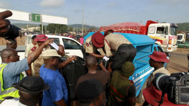 مقتل العشرات وإصابة آخرين في انفجار بمستودع للغاز بنيجيريا