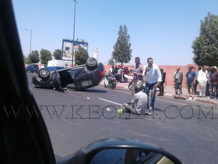 عاجل: إنقلاب سيارة بطريق مطار مراكش المنارة + صور
