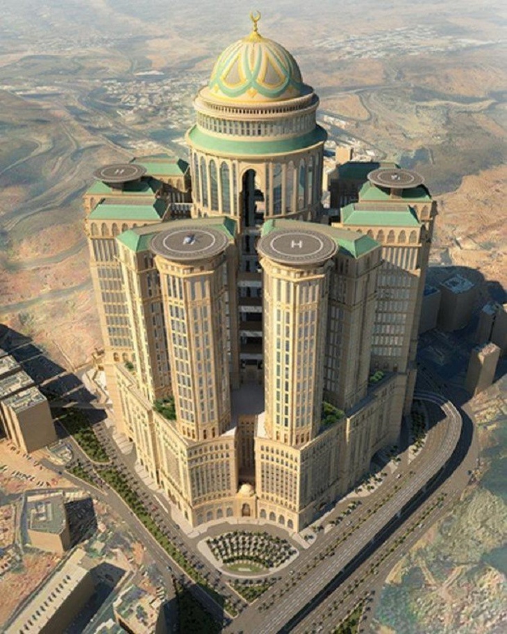 مكة تستعد لافتتاح أكبر فندق في العالم + صور