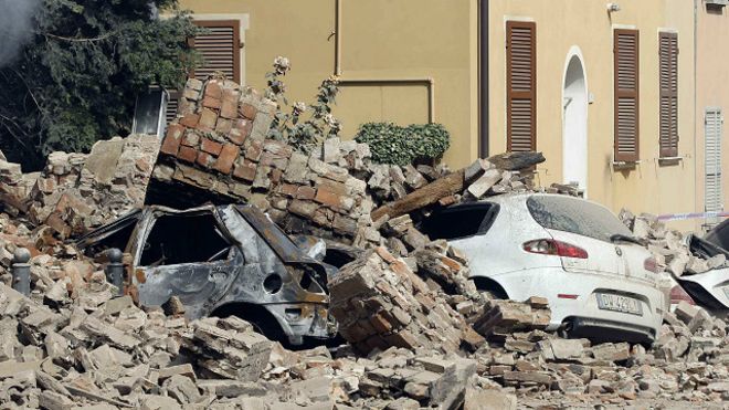 ارتفاع عدد قتلى الزلزال المدمر الذي ضرب إيطاليا إلى 38 شخصا