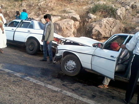 عاجل: حادثة سير خطيرة بمدخل مدينة آيت أورير جراء إصطدام سيارتي أجرة