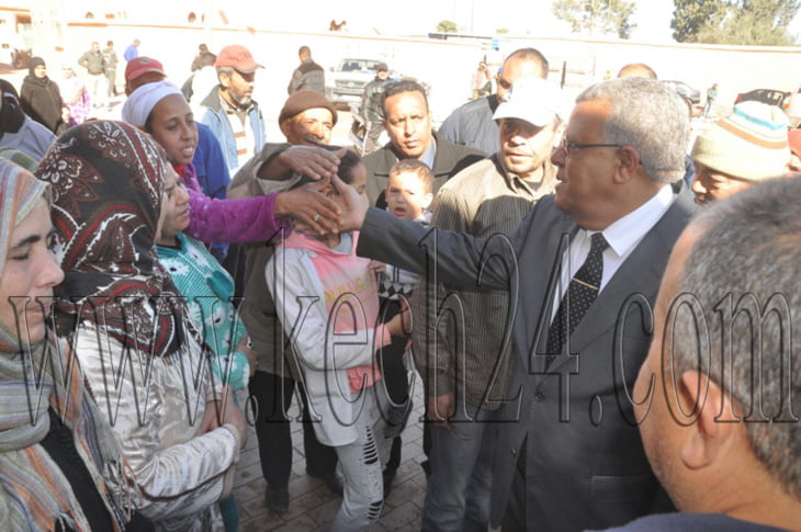 الوالي لبجيوي يتبادل التحايا مع بسطاء مراكش خلال حفل إعادة فتح المركز الصحي الملاح + صور