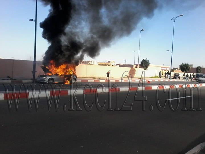 عاجل: النيران تلتهم سيارة بشارع الحسن الثاني بمراكش + صور