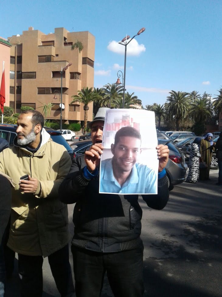 بالفيديو: وقفة احتجاجية أمام جنايات مراكش تزامنا مع إحالة أستاذ على النيابة العامة