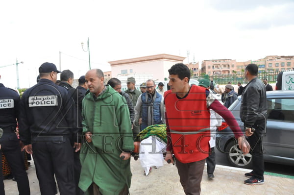 بالصور: وصول جثامين ضحايا فاجعة سيدي يوسف بمراكش لمسجد الخير قبل تشييع جنازتهم