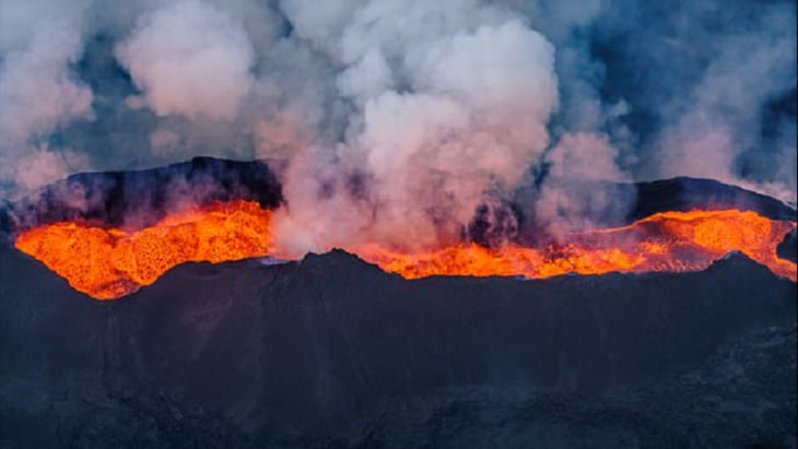 أكبر بركان في أيسلندا على وشك الانفجار