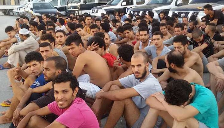 وزارة الخارجية تطمئن عائلات المهاجرين المغاربة العالقين بليبيا وتعد بإعادتهم إلى الوطن