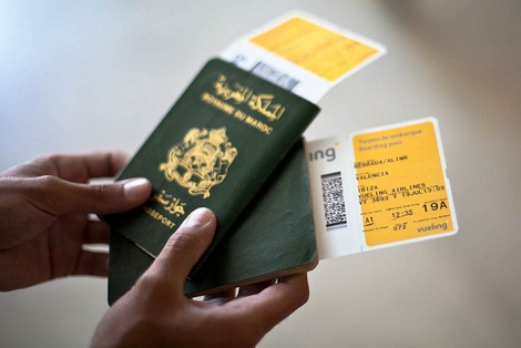 جوازات سفر تجرُّ موظفين وأعوان سلطة إلى التحقيق