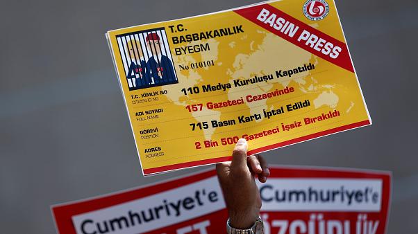 إلغاء أزيد من 680 بطاقة صحفية في تركيا بتهمة  تهديد الأمن القومي 