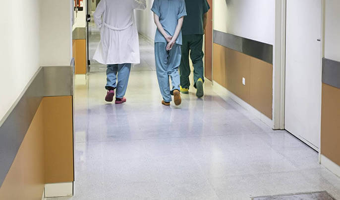 الممرضون وتقنيو الصحة يشلون المستشفيات المغربية 