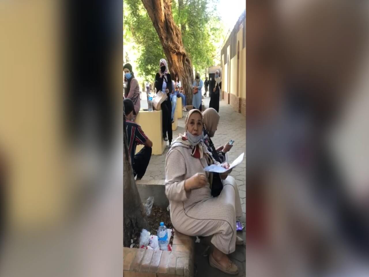 بالڤيديو: مغاربة عالقون بمصر يشتكون الزبونية والمحسوبية في عملية الترحيل 