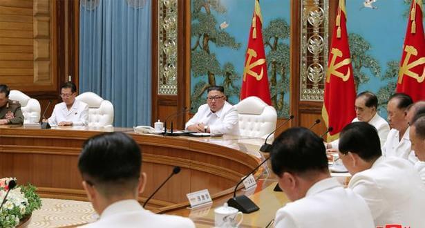 كوريا الشمالية تعلن حالة الطوارئ بعد رصد أول حالة إصابة محتملة بكورونا 
