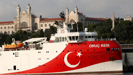  اصطدام بين سفينتين حربيتين يونانية وتركية 
